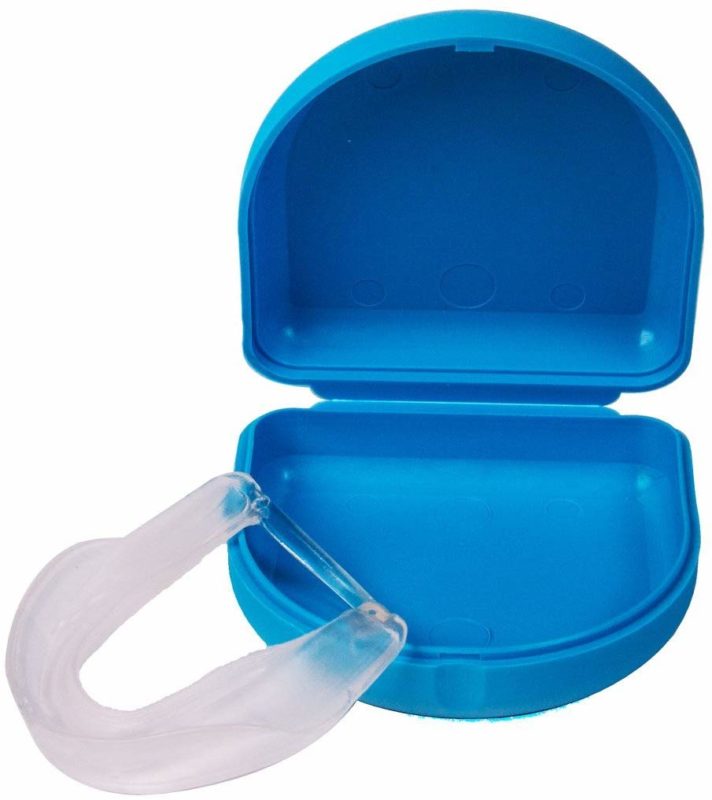 Roncofer Anti Snore Guard verhindert das Hinabrutschen der Zunge in den Rachenraum. Schachtel und Schiene